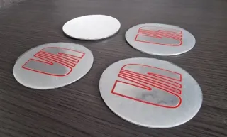 SEAT TAPAS LLANTA BUJE EMBLEMA SEAT 90mm PLATA 4 U