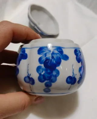 Zuccheriera in porcellana decorata