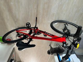 Bicicleta MTB Roja Shimano