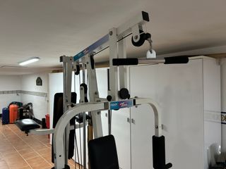 Máquina de gimnasio multifunción