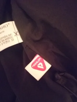 Cazadora crop Oysho resistente al agua