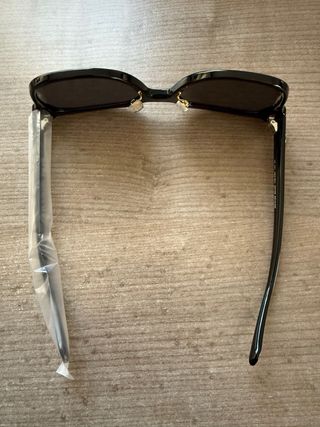 Gafas de sol Miu Miu negras