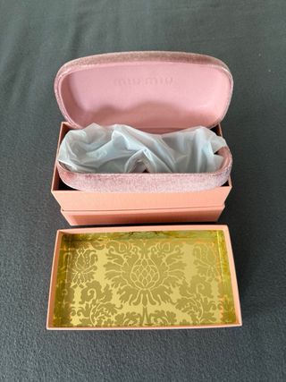 Gafas de sol Miu Miu negras