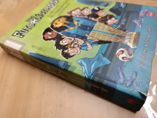 Los Futbolísimos 5: El misterio del robo imposi...