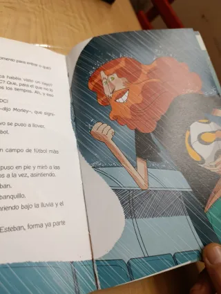 Los Futbolísimos 5: El misterio del robo imposi...