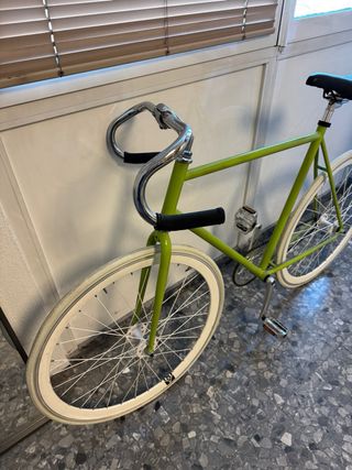 Bicicleta estilo Fixie Verde y blanco