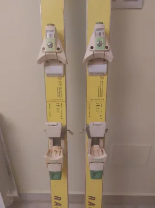 Esquís ATOMIC RACING 180cm con fijaciones