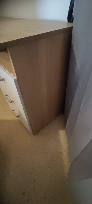 Sedia da ufficio ergonomica blu e nera