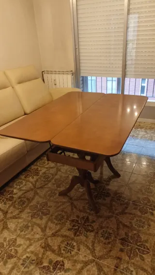 Mesa de salón plegable de madera