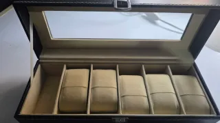 Caja para 6 relojes negra y beige. Sin 1 añmohada