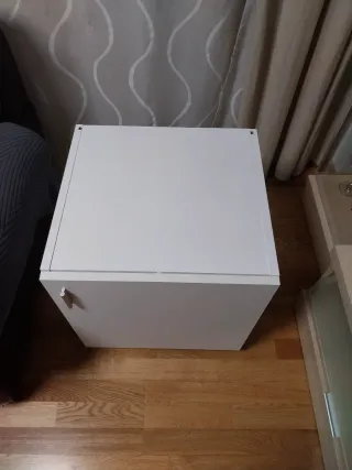 Mobile ausiliario bianco