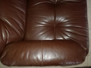 Sillón reclinable de cuero marrón