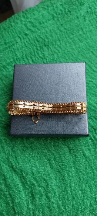 Pulsera chapada en oro vintage.