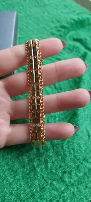 Pulsera chapada en oro vintage.