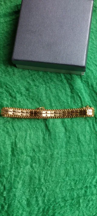 Pulsera chapada en oro vintage.