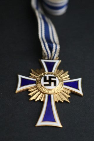 Medalla Cruz de Honor Madre Alemana (1a - oro).