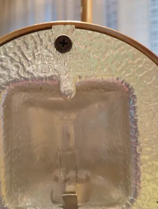 Lámpara de pie Estiluz vintage dorada regulable.