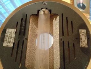 Lámpara de pie Estiluz vintage dorada regulable.