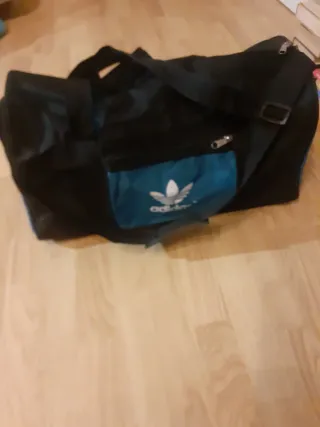 Borsone Adidas nero e turchese