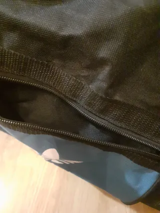 Borsone Adidas nero e turchese