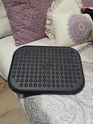 Reposapiés ergonómico para escritorio