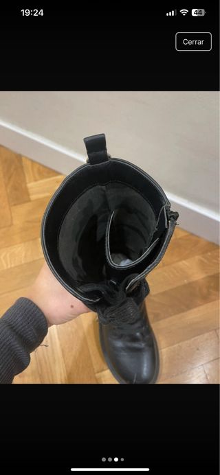 Botas altas negras con cordones