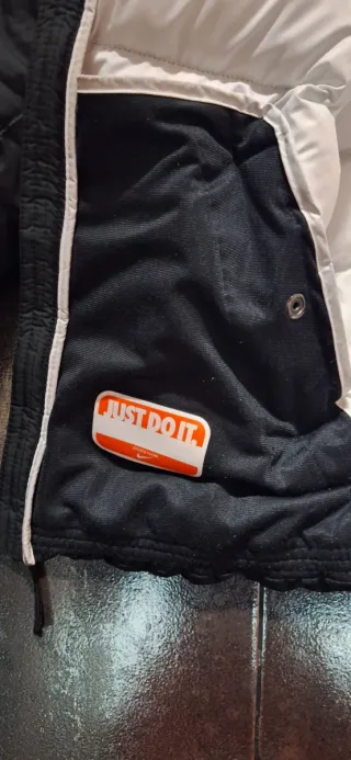 Plumas Nike Negro y Rosa