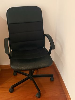 Silla de oficina negra