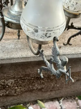 Lámpara de techo antiguo con cupidos