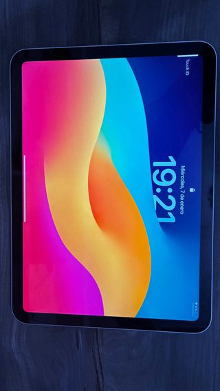 iPad 10ª Gen 64GB Gris con lapiz, teclado y funda