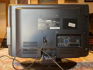 TV Toshiba 20 con mando a distancia