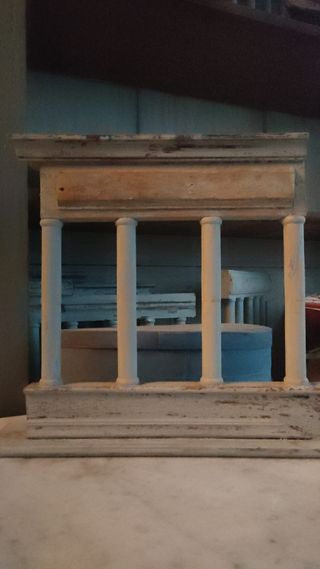 Maqueta romana 40x36x7 cm