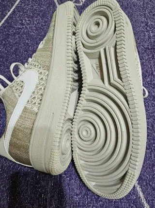 Zapatillas Beige y Blancas