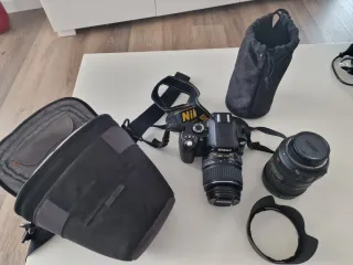 Cámara Nikon D60 + 2 objetivos + accesorios