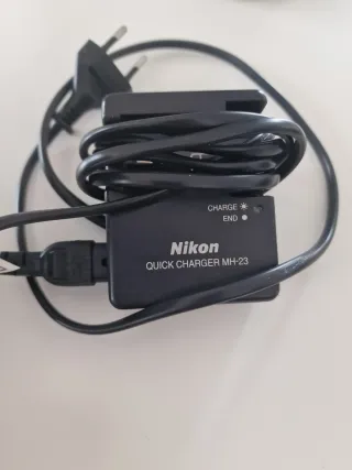 Cámara Nikon D60 + 2 objetivos + accesorios