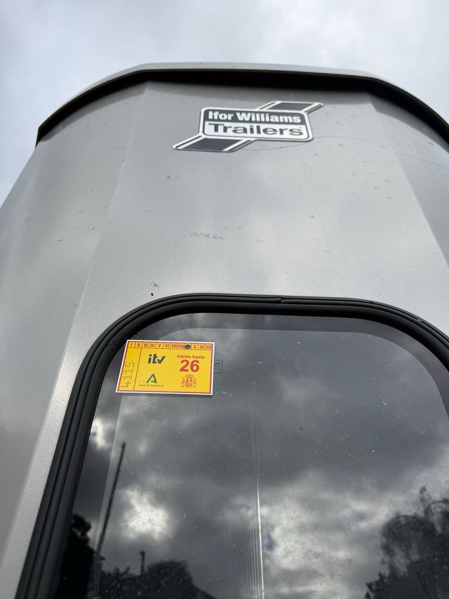 Remolque Ifor Williams HB506