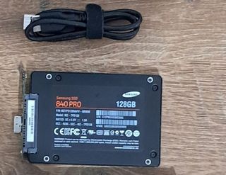 Crucial P2 SSD NVMe+Samsung SSD 840PRO+UgreenUSB-C