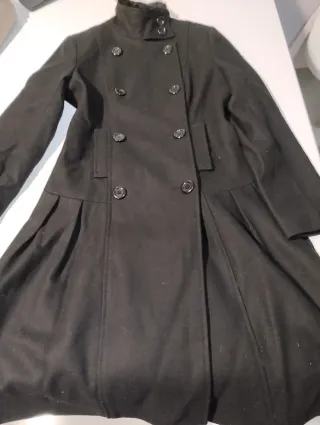 Abrigo de paño negro elegante