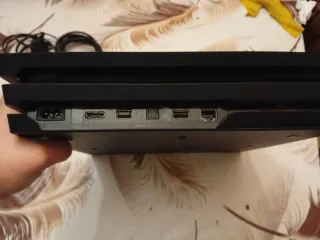 PS4 Pro + Red Dead Redemption 2 y GTA V