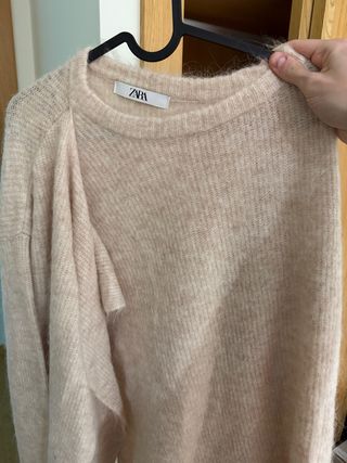 Blusa Zara beige de punto fino.