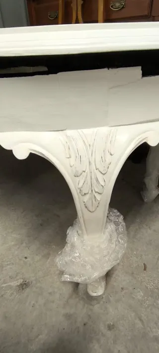 Mesa de comedor ovalada antigua