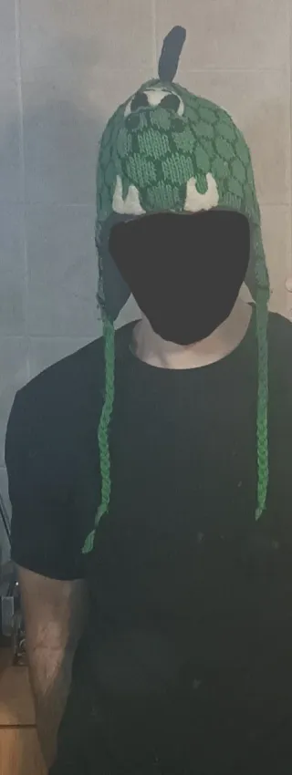 Gorro lana dinosaurio hecho a mano