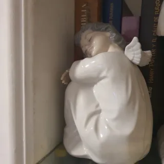 Figura Lladro Ángel Durmiendo