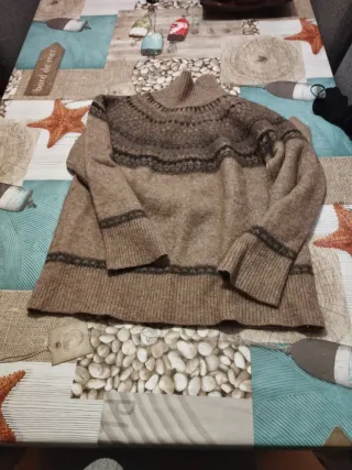 Jersey de punto marrón y gris del Zara