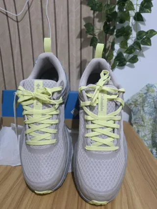 Zapatillas Columbia Beige y Gris