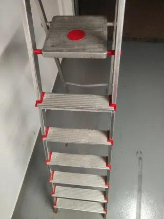 Escalera aluminio tijera 7 peldaños
