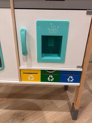 Cocinita de juguete de madera