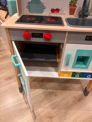 Cocinita de juguete de madera