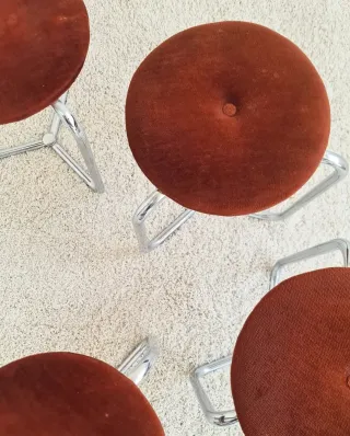Set 4 tabureres bajos Space Age. Vintage 70s.