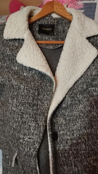 Cazadora Pull&Bear gris señora